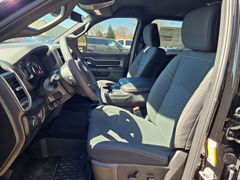 New 2026 RAM 3500 Big Horn AWD/4WD image 12