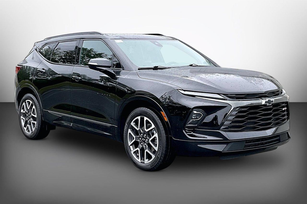 Used 2023 Chevrolet Blazer RS w/ Enhanced Convenience Package FWD image 1
