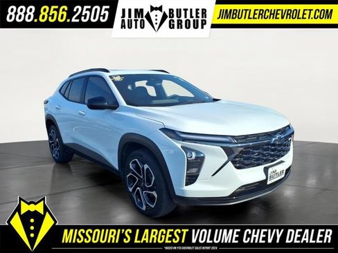 Used 2025 Chevrolet Trax RS w/ Sunroof Package FWD image 24