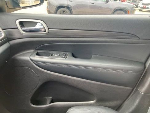 Certified 2021 Jeep Grand Cherokee Laredo X AWD/4WD image 18