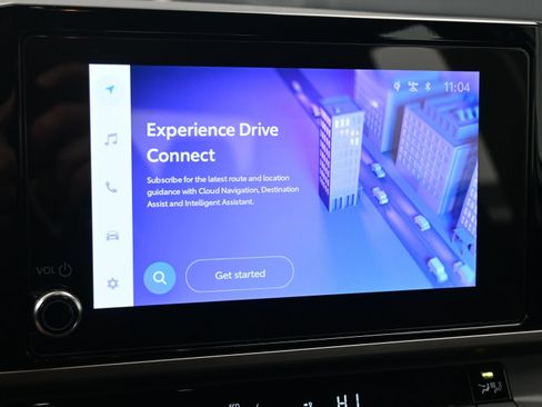 Used 2025 Toyota Camry LE w/ Convenience Package image 12