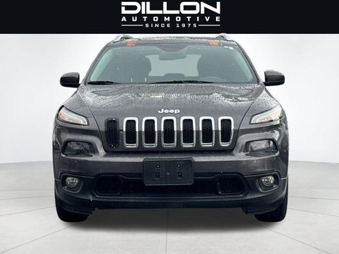 Used 2017 Jeep Cherokee Latitude FWD image 9