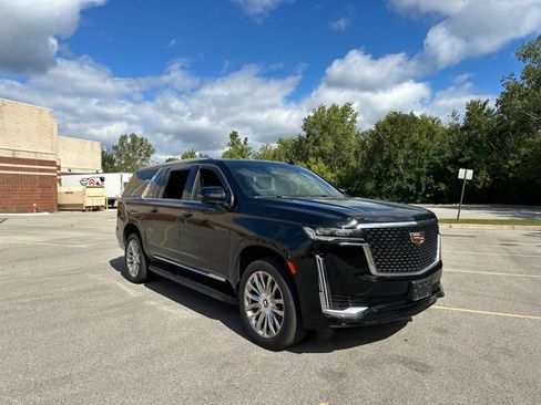 Used 2023 Cadillac Escalade ESV Premium Luxury image 10