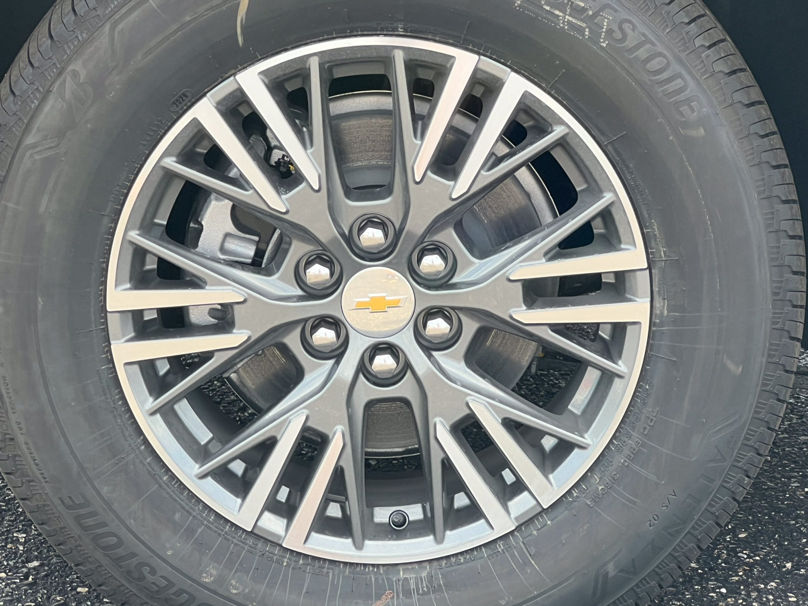 New 2027 Chevrolet Traverse LT AWD/4WD image 6