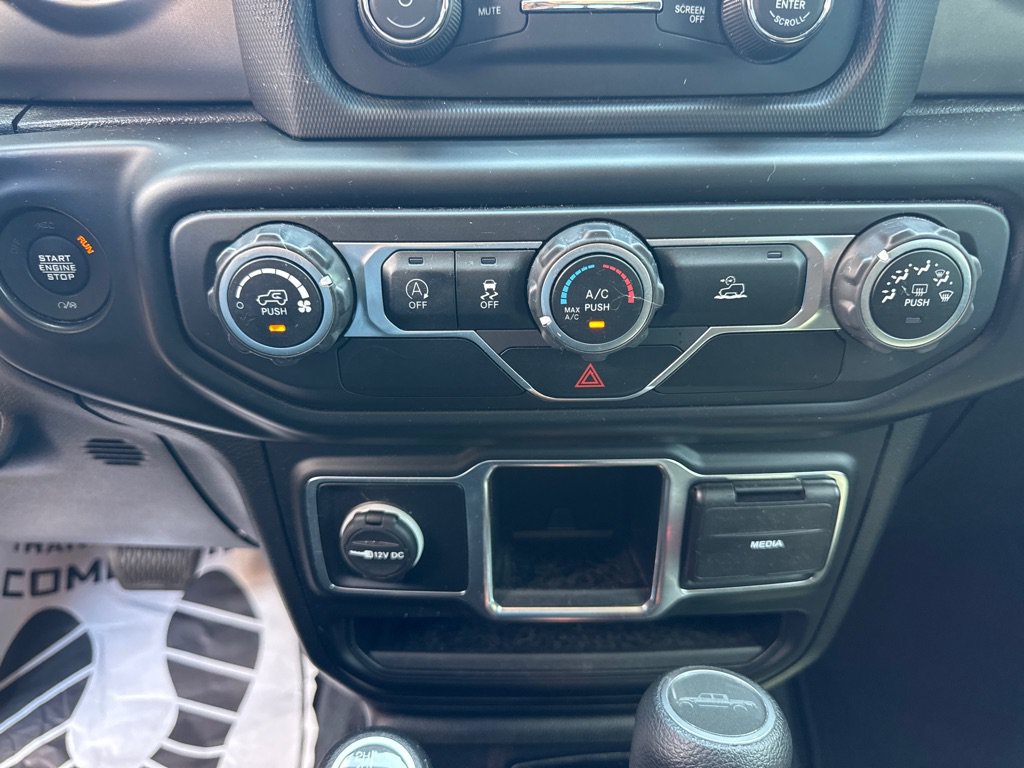 Used 2020 Jeep Gladiator Sport AWD/4WD image 12