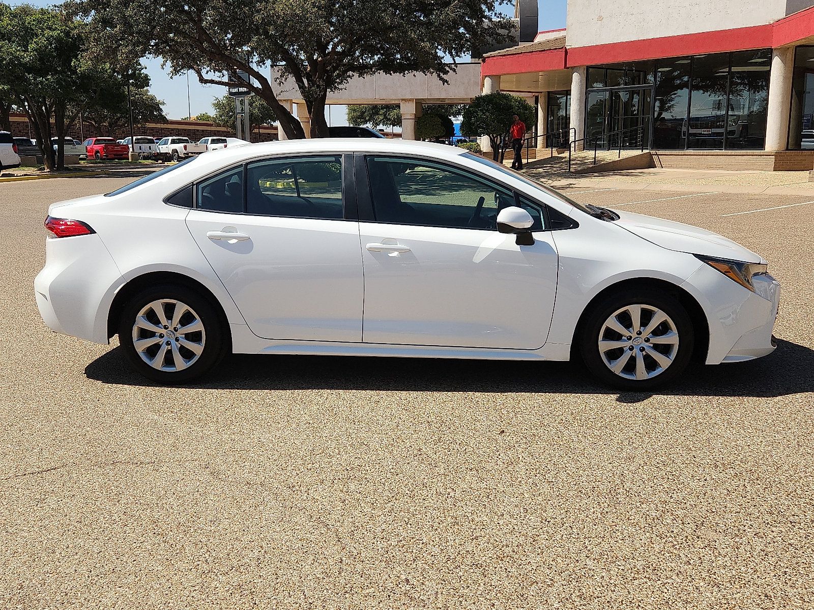 Used 2026 Toyota Corolla LE FWD image 5