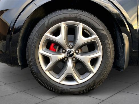 Used 2019 Kia Sorento SX image 11