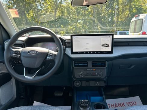 New 2025 Ford Maverick XLT image 16