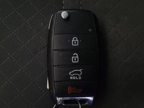 Used 2018 Kia Sorento LX image 32