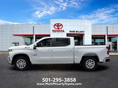 Used 2021 Chevrolet Silverado 1500 LT w/ Z71 Off-Road Package AWD/4WD image 2