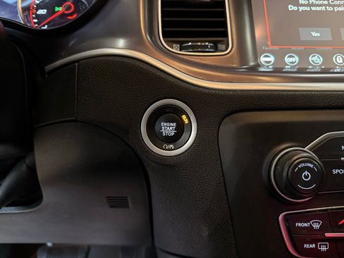 Used 2022 Dodge Charger SXT w/ Navigation & Travel Group image 41