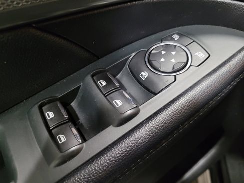 Used 2018 Ford Explorer XLT w/ Equipment Group 202A AWD/4WD image 27