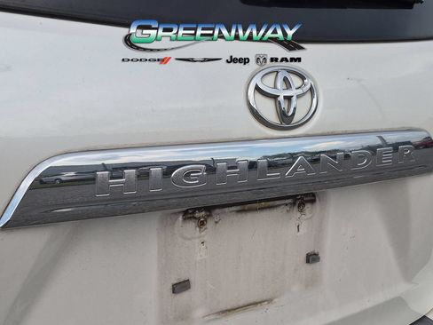 Used 2012 Toyota Highlander FWD image 28