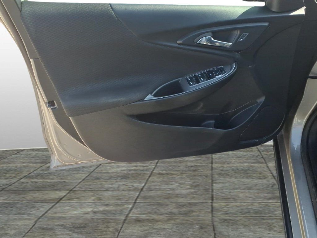 Used 2024 Chevrolet Malibu LS FWD image 11