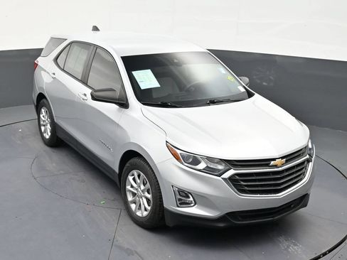 Used 2021 Chevrolet Equinox LS FWD image 18
