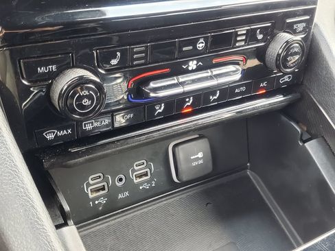 Used 2024 Jeep Grand Cherokee Altitude AWD/4WD image 19