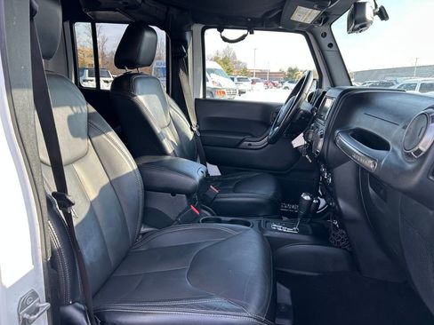 Used 2018 Jeep Wrangler Unlimited Altitude image 21