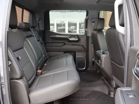 Used 2022 Chevrolet Silverado 1500 LT Trail Boss w/ LT Trail Boss Premium Package image 47