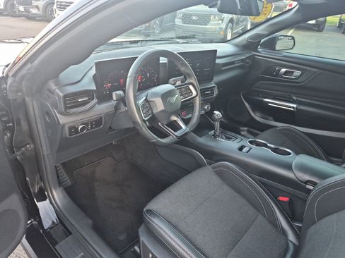 Used 2025 Ford Mustang GT image 15