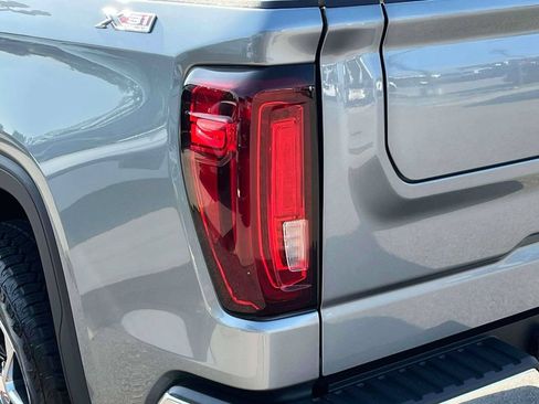 Used 2023 GMC Sierra 1500 SLT w/ SLT Premium Package AWD/4WD image 35