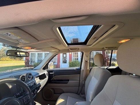 Used 2014 Jeep Patriot Latitude w/ Sun/Sound Group image 9