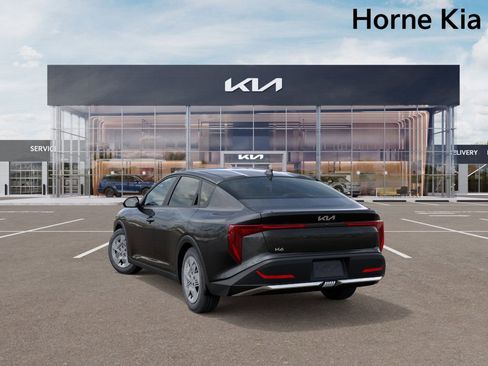 New 2025 Kia K4 LX image 4
