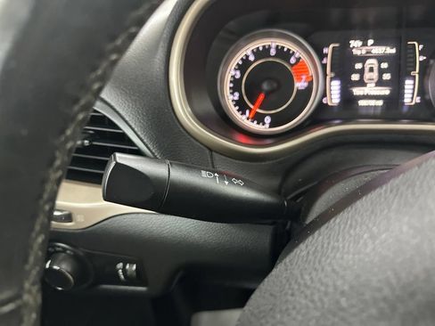 Used 2017 Jeep Cherokee Sport w/ Cold Weather Group AWD/4WD image 39