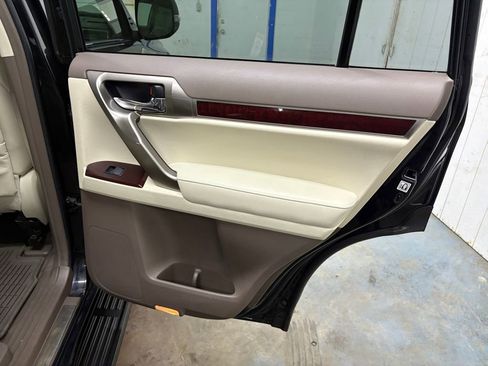 Used 2019 Lexus GX 460 Premium w/ Premium Package image 15