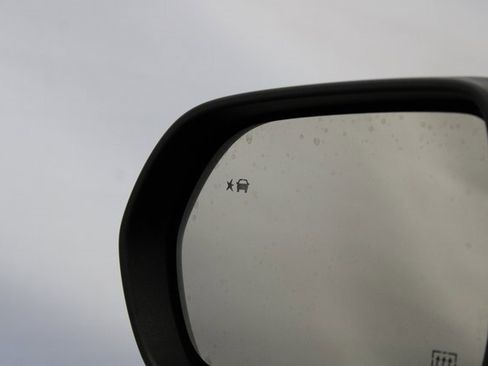 Used 2025 Chevrolet Equinox LT image 22