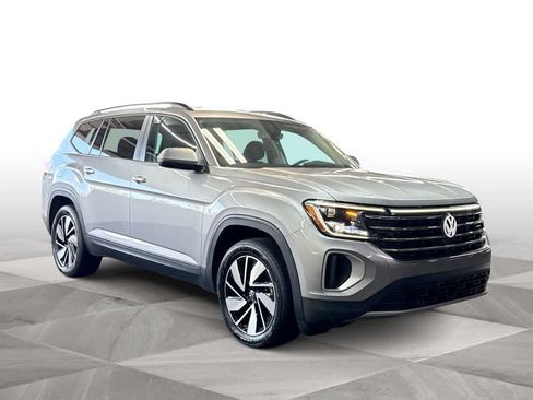 Certified 2024 Volkswagen Atlas SE FWD image 2