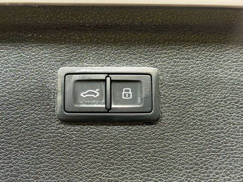 Used 2022 Audi Q5 2.0T Premium w/ Convenience Package image 14