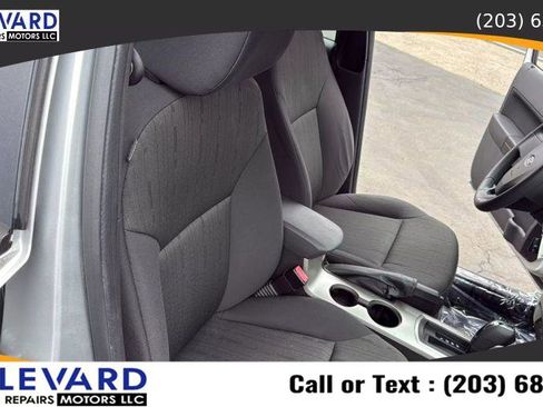 Used 2010 Ford Focus SE image 33