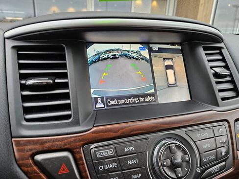 Used 2020 Nissan Pathfinder Platinum image 31