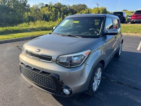 Used 2016 Kia Soul + FWD image 7