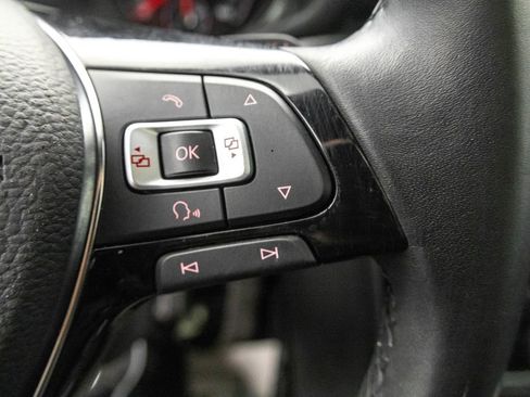 Certified 2022 Volkswagen Passat 2.0T R-Line image 17