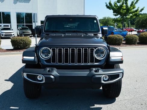 Used 2025 Jeep Wrangler Unlimited Sahara AWD/4WD image 2