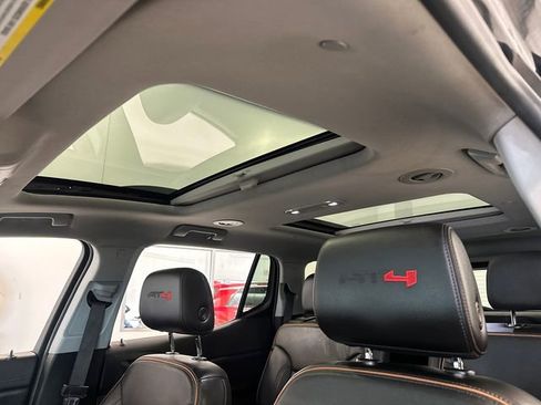 Used 2022 GMC Acadia AT4 w/ Technology Package image 31