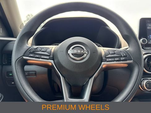 Used 2024 Nissan Sentra SV FWD image 9