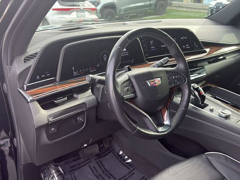 Used 2023 Cadillac Escalade ESV Premium Luxury image 30
