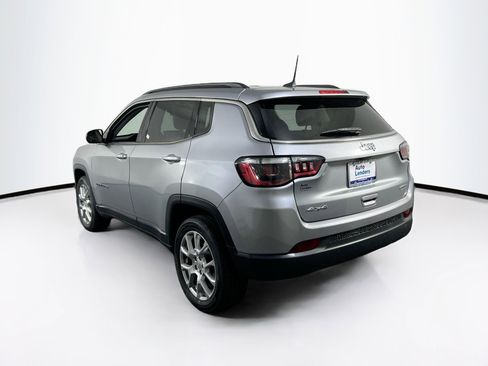 Used 2022 Jeep Compass Latitude AWD/4WD image 7