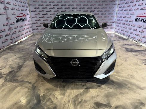 Used 2024 Nissan Altima 2.5 SV image 3