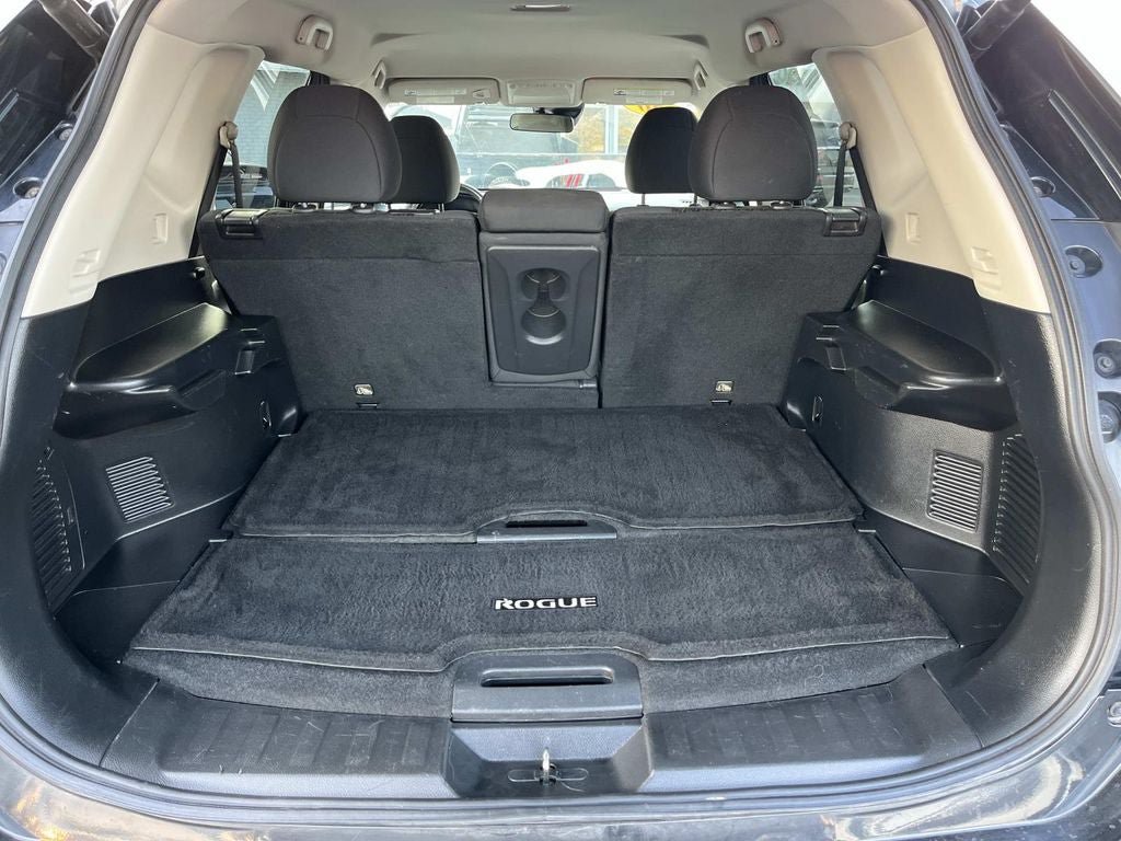 Used 2020 Nissan Rogue SV FWD image 19