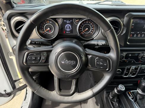 Used 2023 Jeep Gladiator Sport AWD/4WD image 17