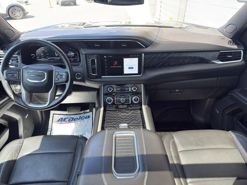 Used 2023 GMC Yukon Denali w/ LPO, Floor Liner Package AWD/4WD image 16