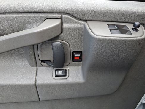 Used 2023 GMC Savana 2500 w/ Driver Convenience Package image 11