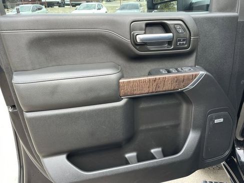 Used 2023 GMC Sierra 2500 Denali w/ Denali Black Diamond Edition image 10