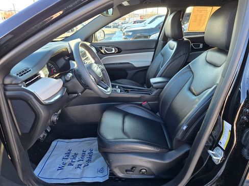 Used 2024 Jeep Compass Limited image 15