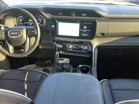 Used 2024 GMC Sierra 1500 AT4X image 13