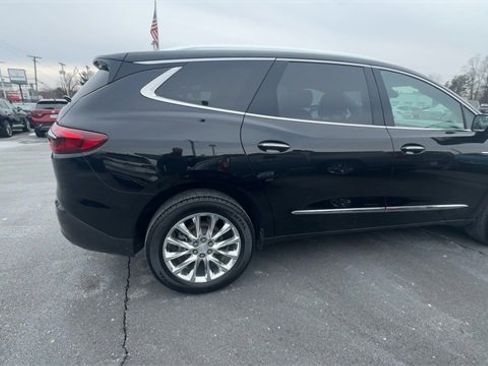 Used 2020 Buick Enclave Essence w/ Sound and Sites Package image 8
