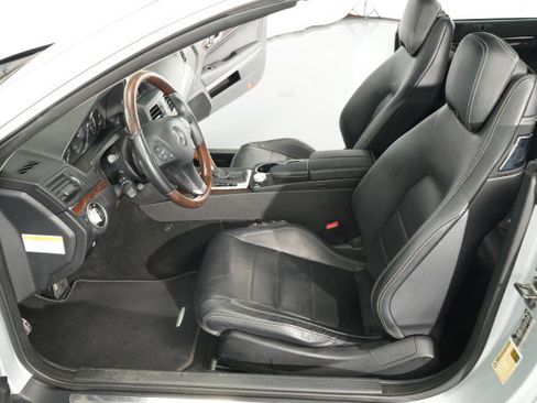 Used 2011 Mercedes-Benz E 350 Cabriolet image 23